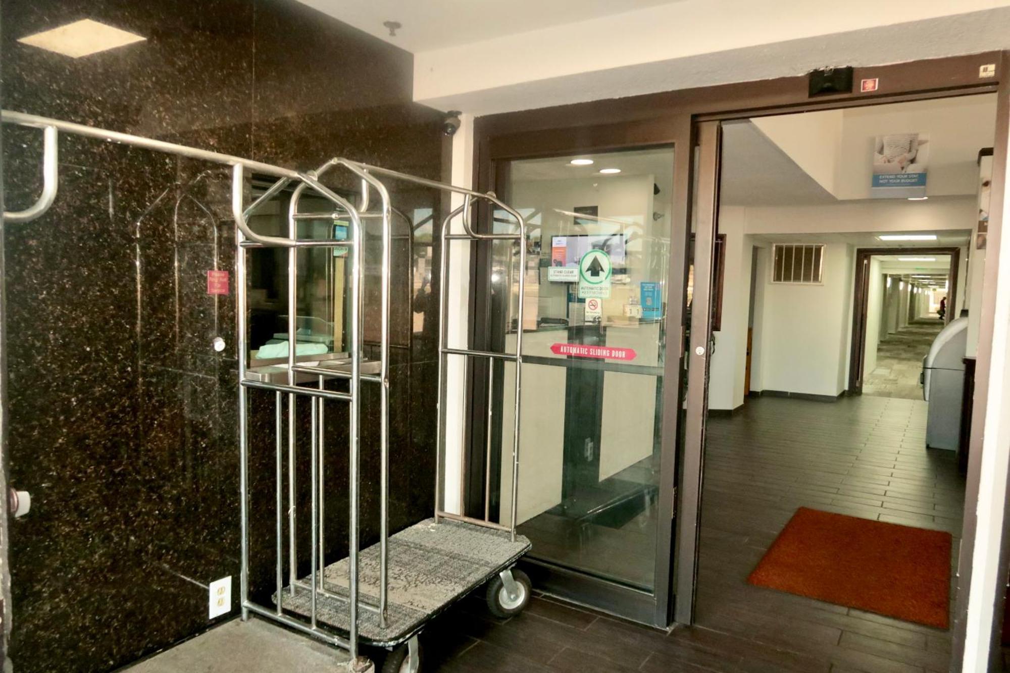 Motel 6 Elkhart, In Экстерьер фото