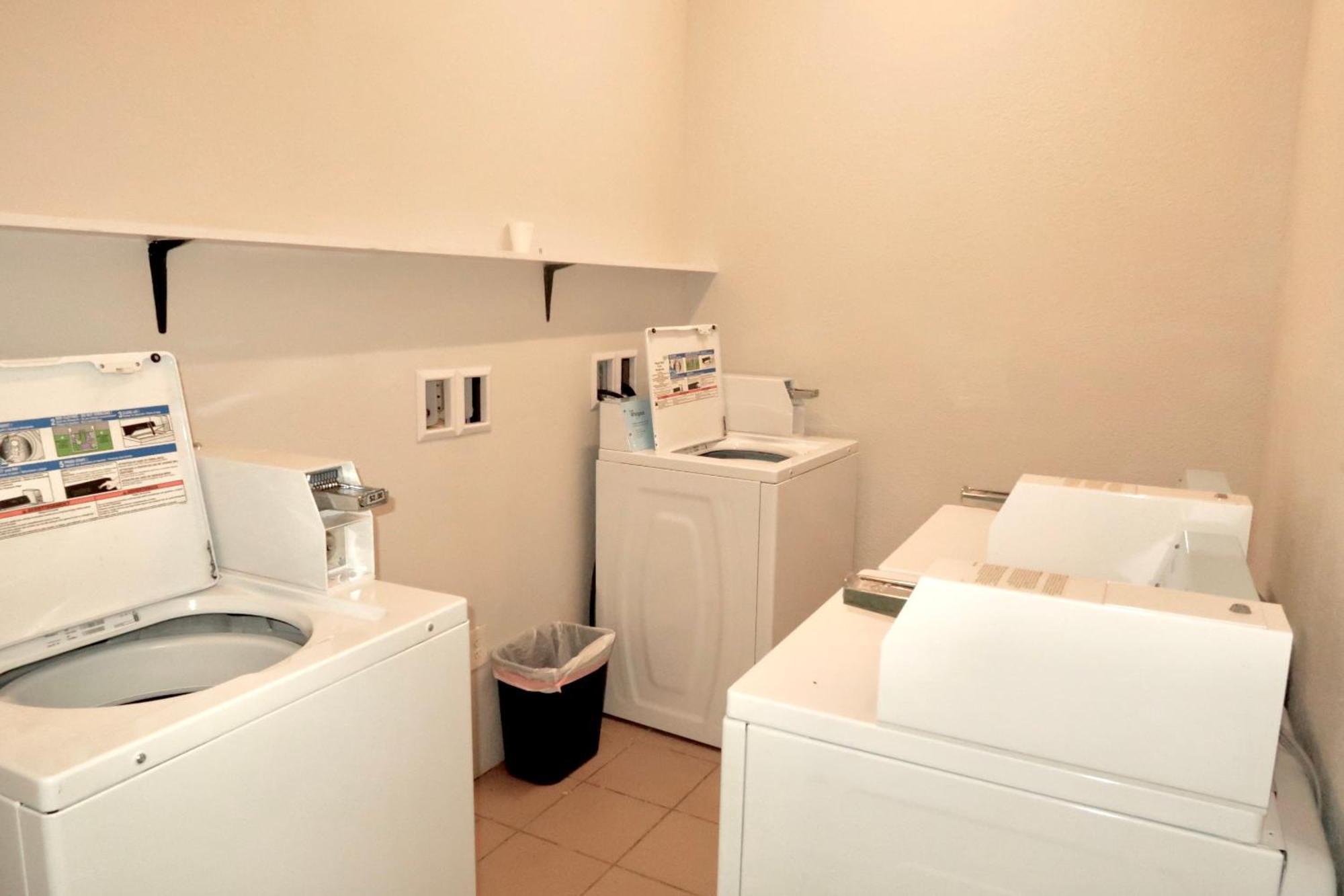 Motel 6 Elkhart, In Экстерьер фото