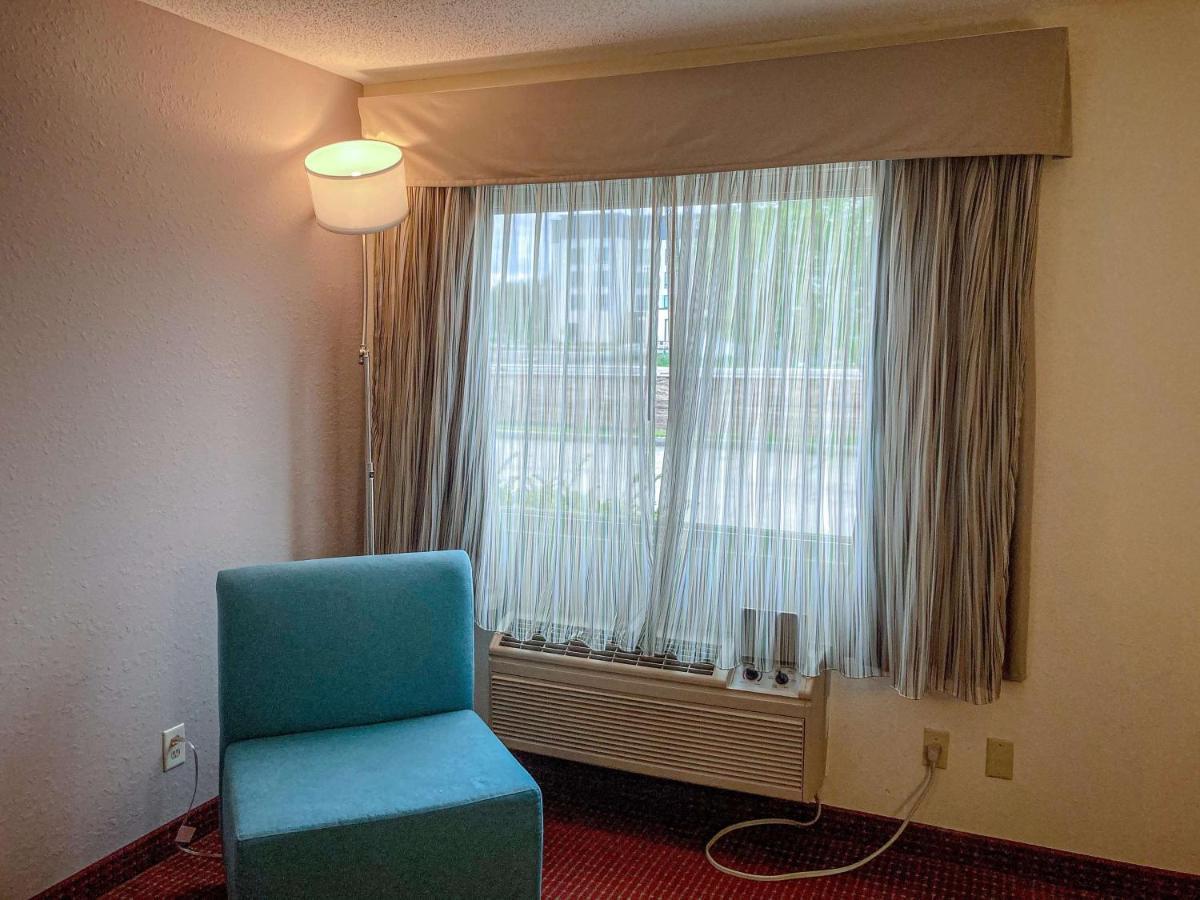 Motel 6 Elkhart, In Экстерьер фото