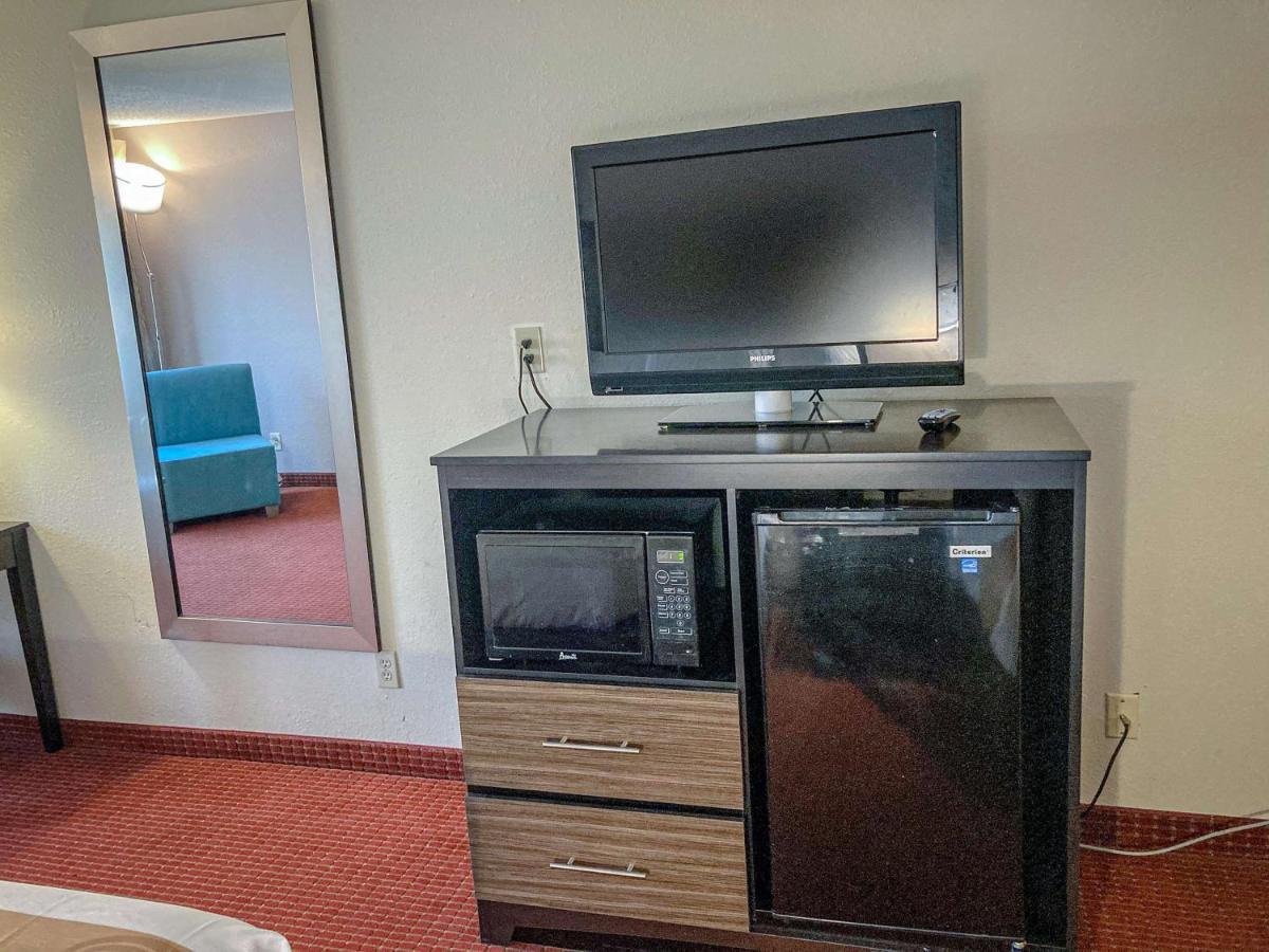 Motel 6 Elkhart, In Экстерьер фото