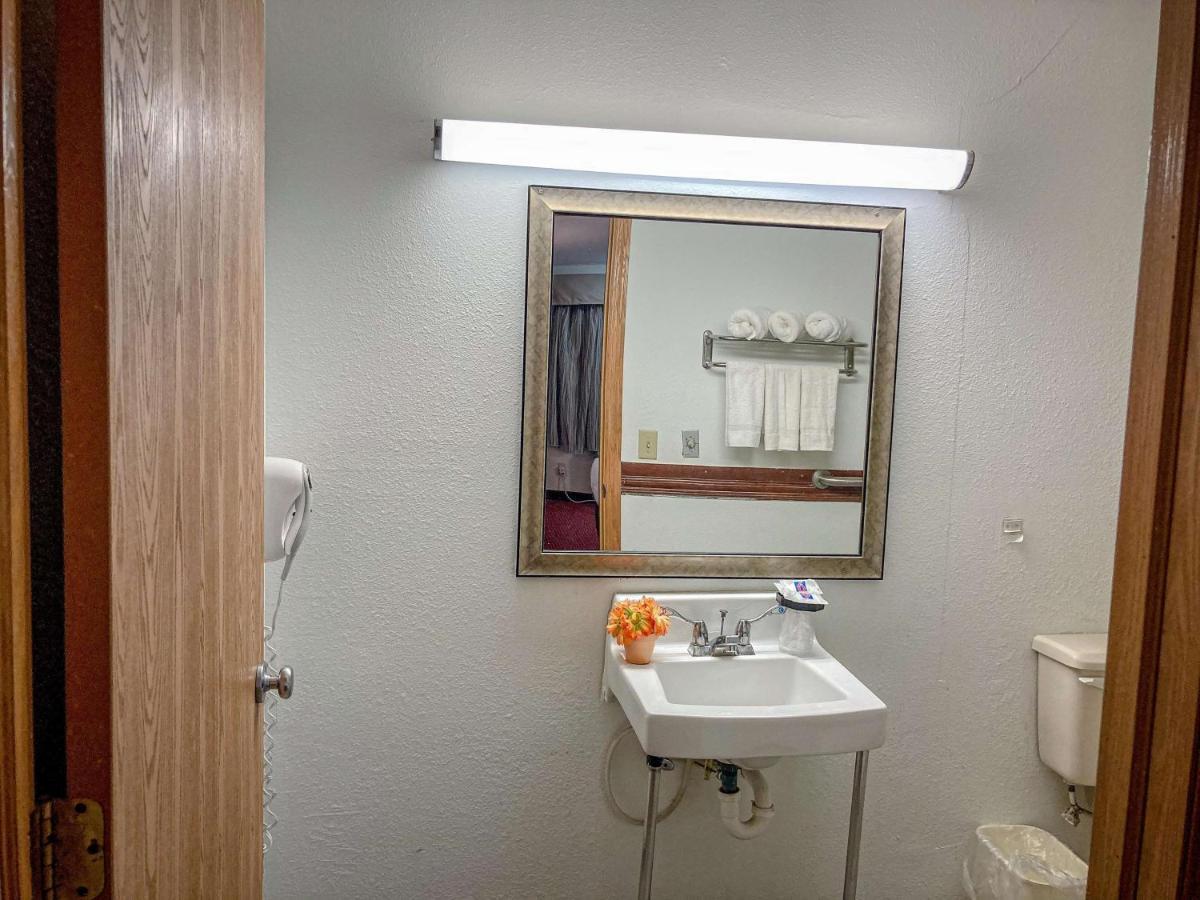 Motel 6 Elkhart, In Экстерьер фото
